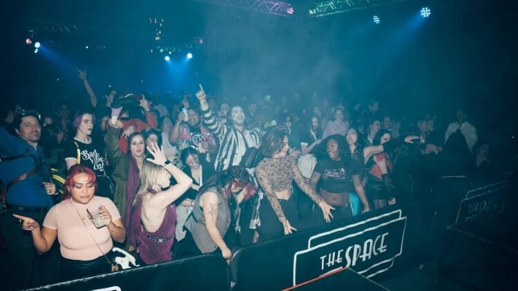 Crowd at Broadway Rave